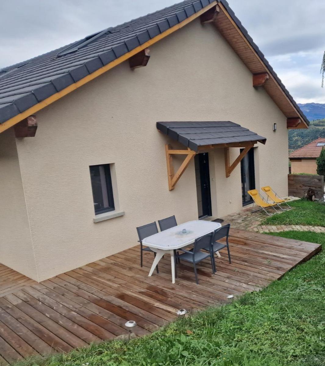 Appartement Rez De Jardin Saint-Martin-dʼUriage Esterno foto
